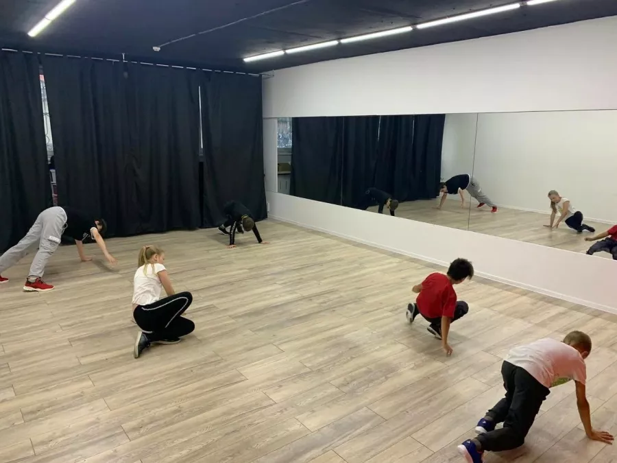 Школа танцев для всех Dance Design в Ростове-на-Дону: Растяжка, Breaking, High Heels, Jazz Funk, Детские танцы, Хип-хоп,