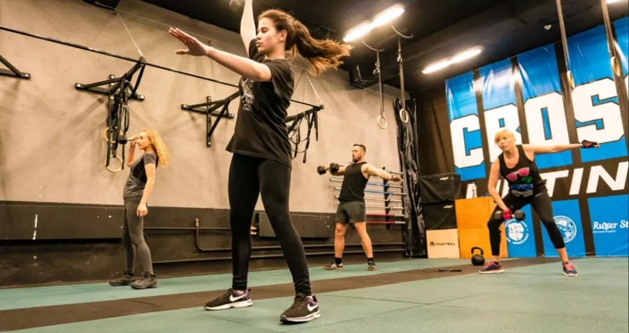 Фитнес-клуб Start Fitness в Москве: Разовые посещения, Калланетика, Кроссфит, Женский зал, Стретчинг, Фитнес для детей, Персональный тренер, Фитнес бар,