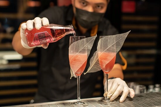 Ресторан-бар Time Out Market в Дубаи: Бургеры, Стейки, Мода,