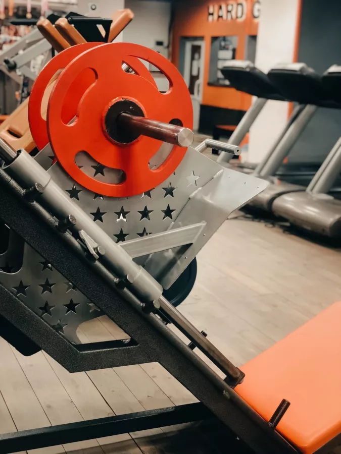 Фитнес-клуб HardGym в Москве: Разовые посещения, Персональный тренер, Массаж, Сауна,