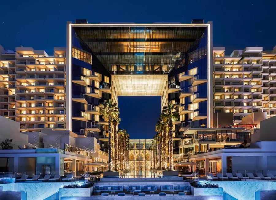 Отель Five Palm Jumeirah Dubai5* в Дубаи: Пятизвездочный отель, Отель на берегу , Гламурный отель , Бассейн , Спа , Конференц-зал, Детская комната,