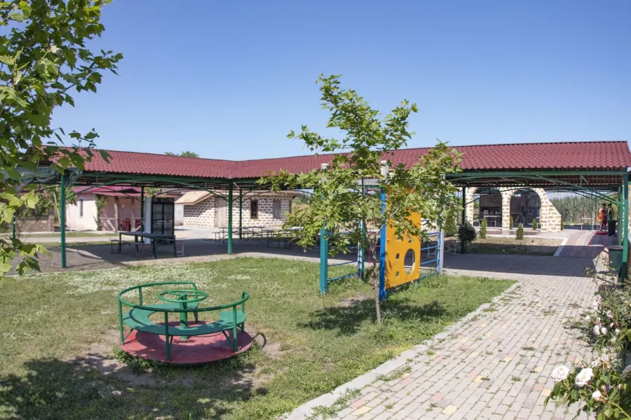 База отдыха Исток в Краснодаре: Бассейн, Чилим, Плавание, Загар, Бассейн в краснодаре,