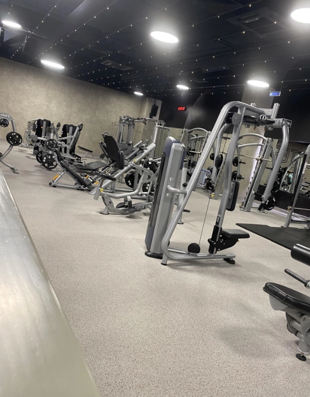 Фитнес-клуб Universum Gym в Москве: Разовые посещения, Аэробика, Боевые искусства, Детский уголок, Йога, Кроссфит, Танцы,