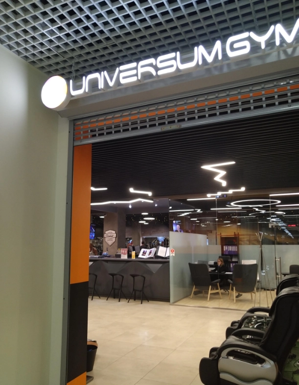 Фитнес-клуб Universum Gym в Москве: Разовые посещения, Аэробика, Боевые искусства, Детский уголок, Йога, Кроссфит, Танцы,