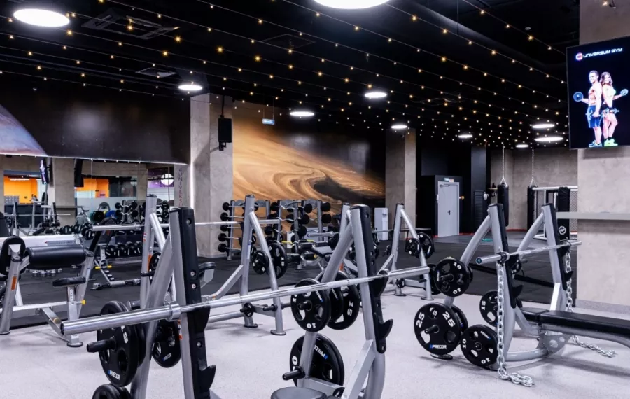 Фитнес-клуб Universum Gym в Москве: Разовые посещения, Аэробика, Боевые искусства, Детский уголок, Йога, Кроссфит, Танцы,