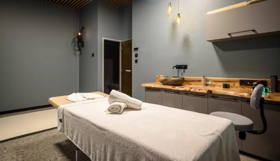 Сеть центров интегративной медицины и SPA Wellcure в Москве: Массаж, СПА, Обертывание, Массаж лица, Косметология, Брови, Иглоукалывание, Тайский массаж,
