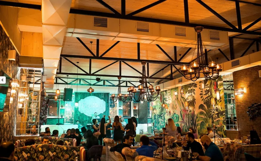 Ресторан Бородашвили старший в Краснодаре: Еда, Европейская кухня, Грузинская кухня, Живая музыка, Армянская кухня, Заказ навынос,