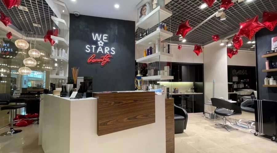 Студия красоты We Stars Beauty в Москве: Прически, Волосы, Сложное окрашивание , Макияж, Дизайн ногтей, Аппаратный маникюр, Перманентный макияж, Солярий, Брови, Ресницы, Педикюр,