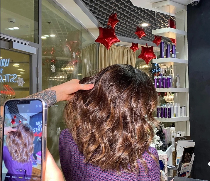 Студия красоты We Stars Beauty в Москве: Прически, Волосы, Сложное окрашивание , Макияж, Дизайн ногтей, Аппаратный маникюр, Перманентный макияж, Солярий, Брови, Ресницы, Педикюр,