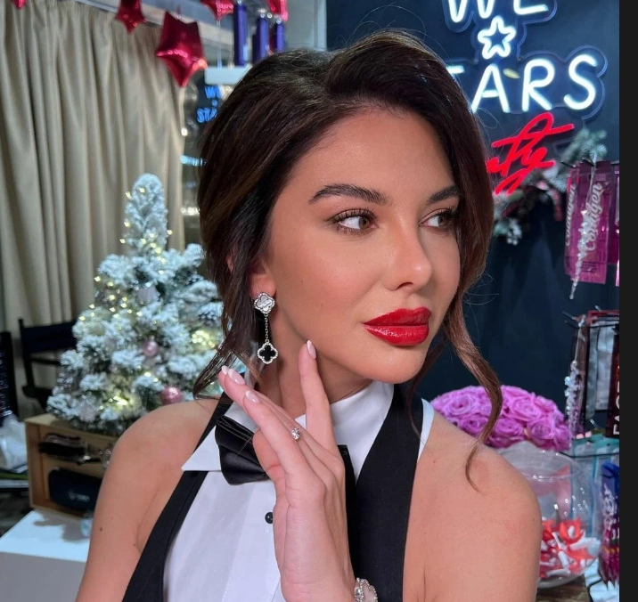Студия красоты We Stars Beauty в Москве: Прически, Волосы, Сложное окрашивание , Макияж, Дизайн ногтей, Аппаратный маникюр, Перманентный макияж, Солярий, Брови, Ресницы, Педикюр,