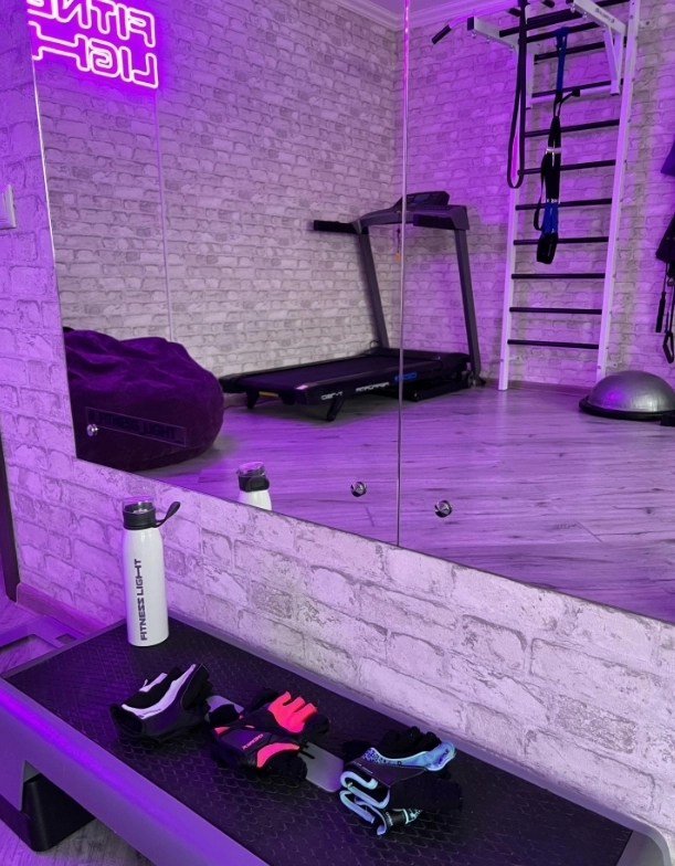 Фитнес-клубы Fitness Light в Москве: Разовые посещения, Кроссфит, Стретчинг, Фитнес для беременных, Персональный тренер, TRX тренировки,