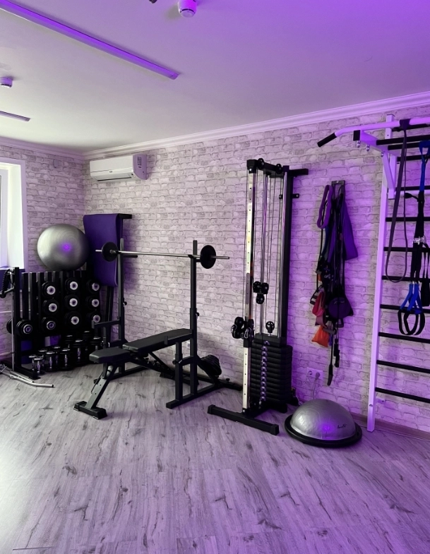 Фитнес-клубы Fitness Light в Москве: Разовые посещения, Кроссфит, Стретчинг, Фитнес для беременных, Персональный тренер, TRX тренировки,