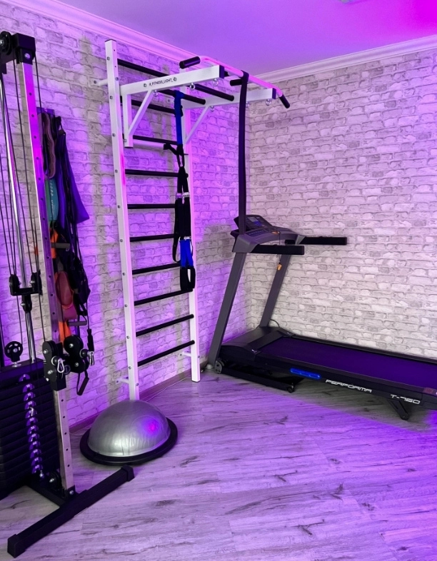 Фитнес-клубы Fitness Light в Москве: Разовые посещения, Кроссфит, Стретчинг, Фитнес для беременных, Персональный тренер, TRX тренировки,