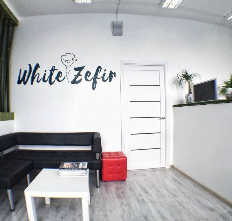 Студия танцев WhiteZefir Pole & Exotic в Москве: Разовые посещения, Аэробика, Пилатес, Стретчинг, Персональный тренер, Танцы, Акробатика,