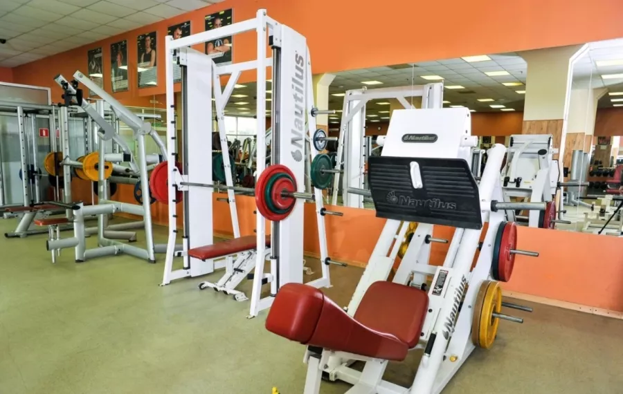 Фитнес-клуб Platinum fitness в Москве: Разовые посещения, Аэробика, Боевые искусства, Йога, Калланетика, Кроссфит, Пилатес,