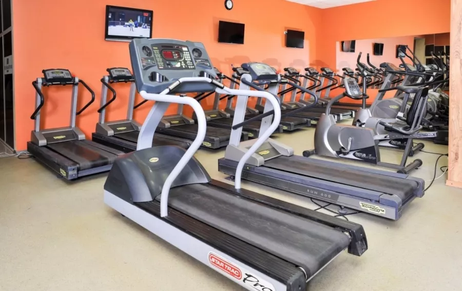 Фитнес-клуб Platinum fitness в Москве: Разовые посещения, Аэробика, Боевые искусства, Йога, Калланетика, Кроссфит, Пилатес,