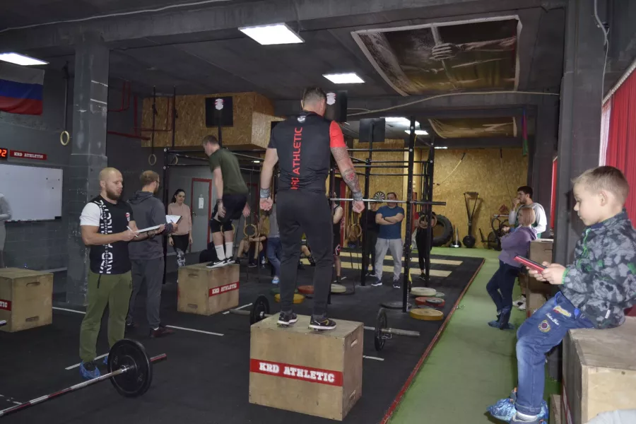 Спортивный клуб KRD ATHLETIC в Краснодаре: Спортивный клуб, Пауэрлифтинг, Тяжелая атлетика, Тренер, Индивидуальные занятия, Тяжелый вес, Гири, Гантели,