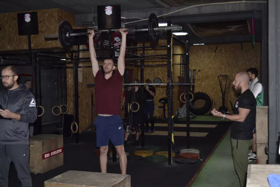 Спортивный клуб KRD ATHLETIC в Краснодаре: Спортивный клуб, Пауэрлифтинг, Тяжелая атлетика, Тренер, Индивидуальные занятия, Тяжелый вес, Гири, Гантели,
