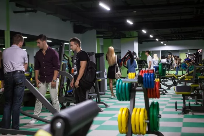 Фитнес-клуб "Центрfit".
