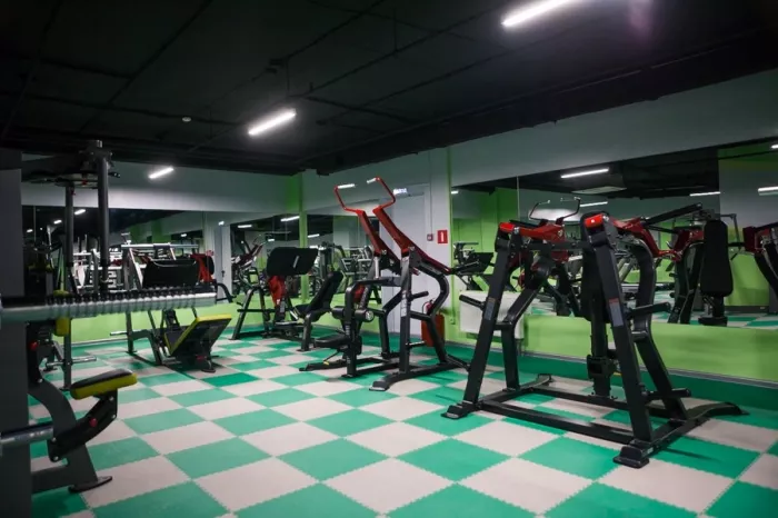 Фитнес-клуб "Центрfit".