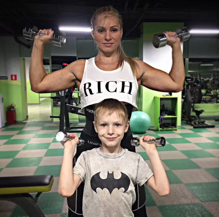 Фитнес-клуб "Центрfit".