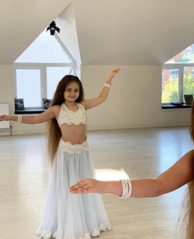 Центр V-dance studio в Краснодаре: Йога, Фитбол, Пилатес, Джампинг, Стретчинг, Аэробика,