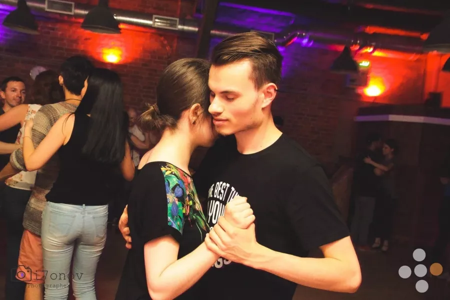 Школа танцев Сальса Плюс в Санкт-Петербурге: Латина, Сальса, Кизомба, Реггетон, Бачата,