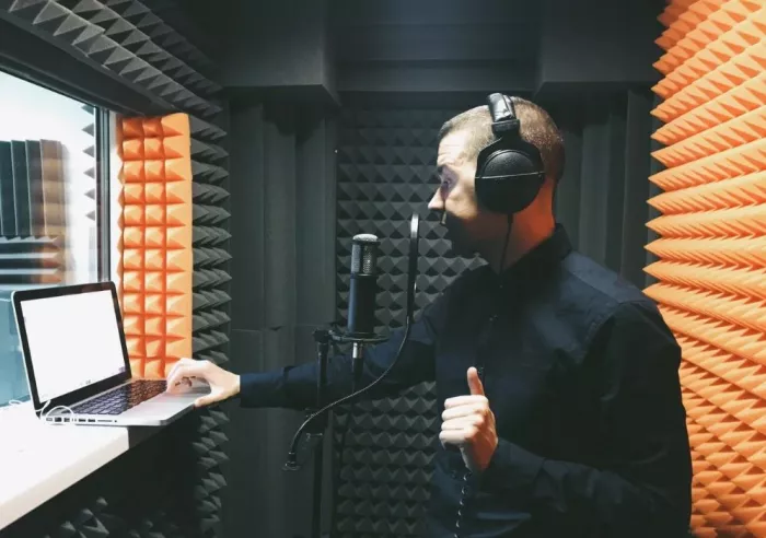 Студия звукозаписи Rolik. FM в Санкт-Петербурге
