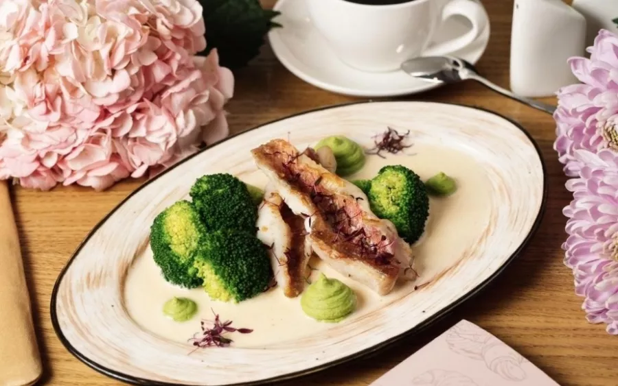 Кафе-кондитерская Theo Cafe в Краснодаре: Кондитерские изделия, Завтрак, Заказ навынос, Заказ столиков, Кофе с собой, Доставка еды, Бизнес-ланч,