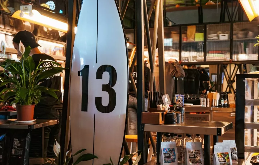 Кофейня Surf Coffee в Краснодаре: Кофе с собой, Заказ навынос, Десерт, Хот-дог, Кофе, Завтрак,