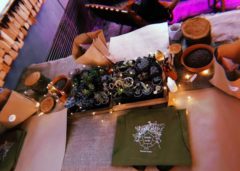 Кофейня Surf Coffee в Краснодаре: Кофе с собой, Заказ навынос, Десерт, Хот-дог, Кофе, Завтрак,