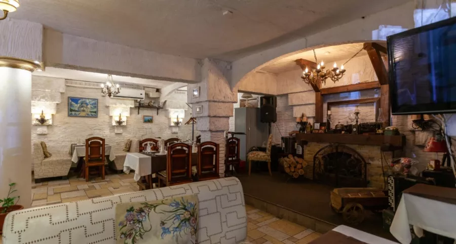 Ресторан Српска Кафана в Краснодаре: Сербская кухня, Бизнес-ланч, Заказ столиков, Винная карта, Летняя терраса, Банкет, Живая музыка, Аниматоры,