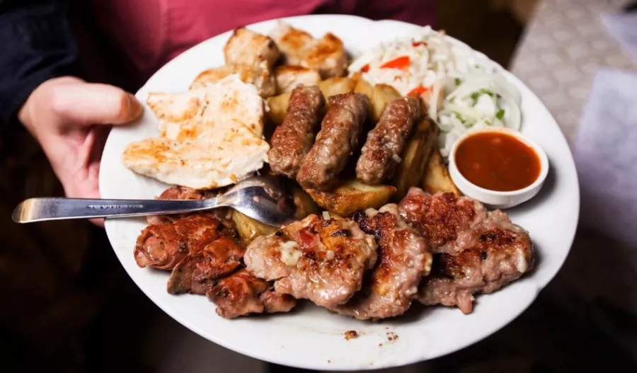 Ресторан Српска Кафана в Краснодаре: Сербская кухня, Бизнес-ланч, Заказ столиков, Винная карта, Летняя терраса, Банкет, Живая музыка, Аниматоры,