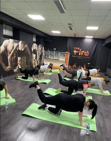 Студия растяжки и фитнеса Fire в Краснодаре: Отдельный женский зал, Аэробика, Фитнес для детей, Стретчинг, Персональный тренер, Пилатес,