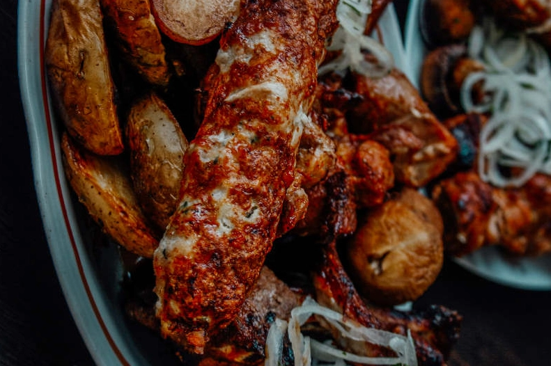 Кафе доставки Шашлык Юга в Краснодаре: Шашлык, Армянская кухня, Заказ столиков, Банкет, Пицца, Шаурма, Кофе с собой, Доставка, Грузинская кухня, Кавказская кухня,