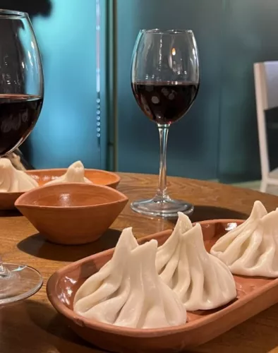 Ресторан грузинской кухни Хачапури&вино  в  Москве