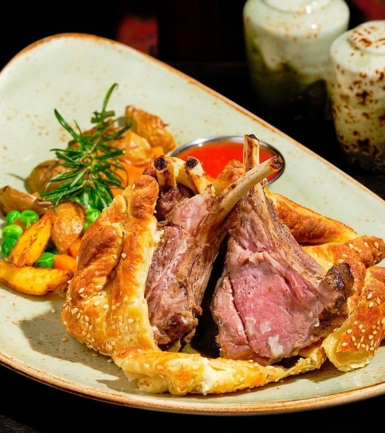 Английский паб The white hart pub в Москве: Европейская кухня, Летняя терраса, Заказ столиков, Еда,