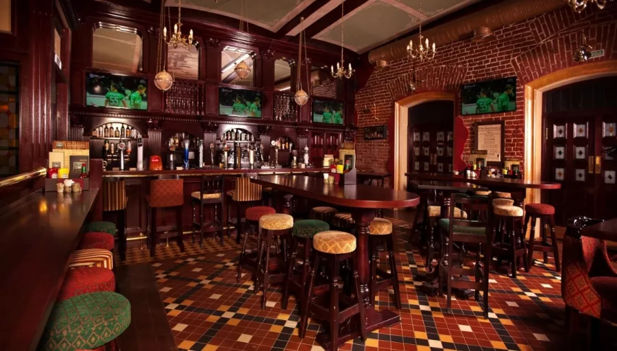 Английский паб The white hart pub в Москве: Европейская кухня, Летняя терраса, Заказ столиков, Еда,