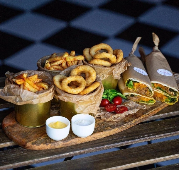 Кафе Шаверма Bar в Краснодаре: Кофе с собой, Американская кухня, Бизнес-ланч, Летняя терраса, Банкет, Доставка, Европейская кухня, Шаурма,