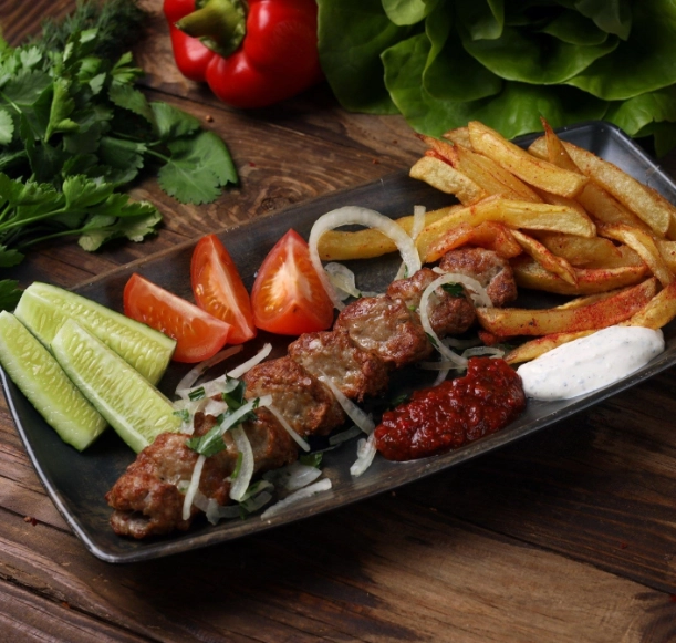 Кафе Жажда вкуса в Краснодаре: Пицца, Шашлык, Хинкали, Кофе с собой, Корпоративные обеды, Доставка, Летняя терраса, Бизнес-ланч,