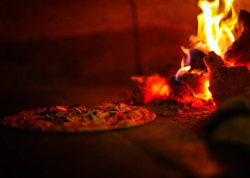 Кафе Любим печь в Краснодаре: Заказ столиков, Летняя терраса, Стейки, Доставка, Армянская кухня, Пицца, Шашлык, Еда,