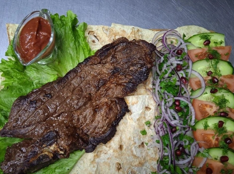 Кафе Любим печь в Краснодаре: Заказ столиков, Летняя терраса, Стейки, Доставка, Армянская кухня, Пицца, Шашлык, Еда,