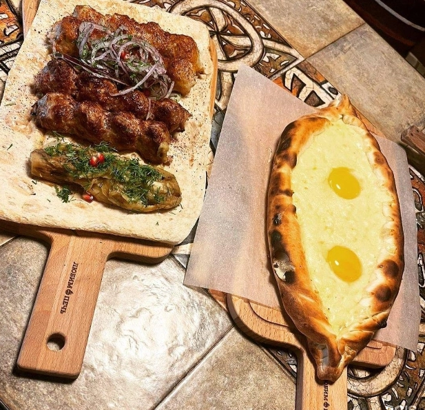 Кафе Любим печь в Краснодаре: Заказ столиков, Летняя терраса, Стейки, Доставка, Армянская кухня, Пицца, Шашлык, Еда,