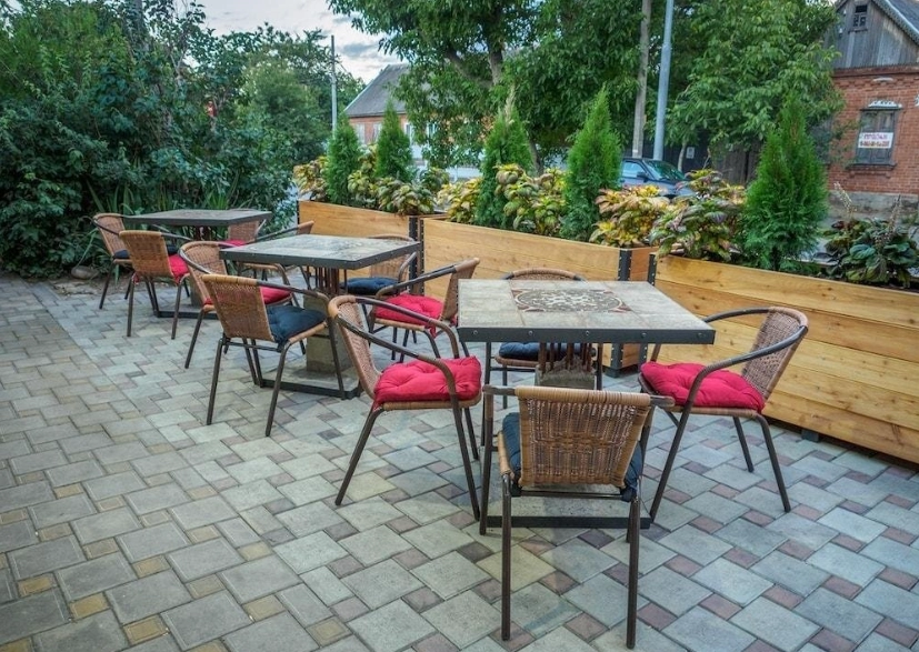 Кафе Любим печь в Краснодаре: Заказ столиков, Летняя терраса, Стейки, Доставка, Армянская кухня, Пицца, Шашлык, Еда,