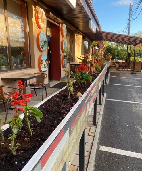 Кафе Любим печь в Краснодаре: Заказ столиков, Летняя терраса, Стейки, Доставка, Армянская кухня, Пицца, Шашлык, Еда,