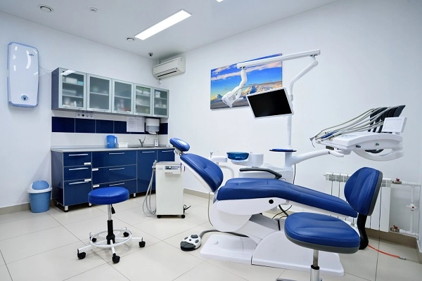 Центр профессиональной стоматологии и имплантации Strong-dent в Нижнем Новгороде: Протезирование, Стоматолог, Коронки, Виниры, Лечение кариеса, Чистка зубов,