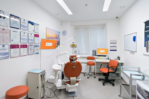 Центр профессиональной стоматологии и имплантации Strong-dent в Нижнем Новгороде: Протезирование, Стоматолог, Коронки, Виниры, Лечение кариеса, Чистка зубов,