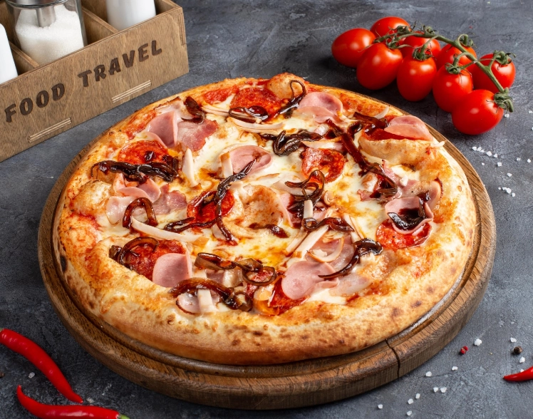 Кафе Food Travel в Краснодаре: Лапшичные, Паназиатская кухня, Европейская кухня, Спортивные трансляции, Кофе с собой, Доставка, Заказ столиков, Детский уголок, Аниматоры, Японская кухня,