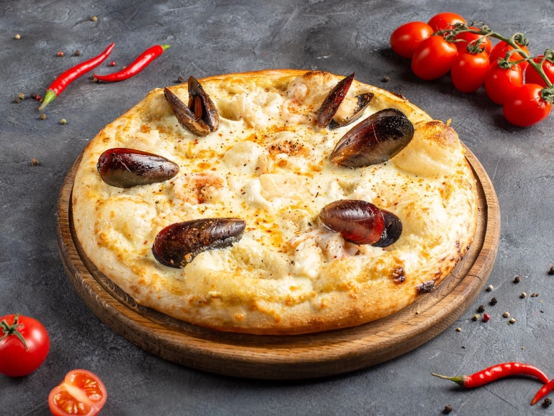 Кафе Food Travel в Краснодаре: Лапшичные, Паназиатская кухня, Европейская кухня, Спортивные трансляции, Кофе с собой, Доставка, Заказ столиков, Детский уголок, Аниматоры, Японская кухня,