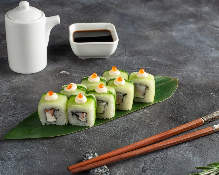 Кафе Food Travel в Краснодаре: Лапшичные, Паназиатская кухня, Европейская кухня, Спортивные трансляции, Кофе с собой, Доставка, Заказ столиков, Детский уголок, Аниматоры, Японская кухня,
